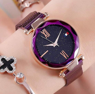 Illustration for article titled What is this watch a dupe for?